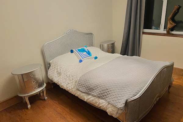 House sit in Winchester, United Kingdom