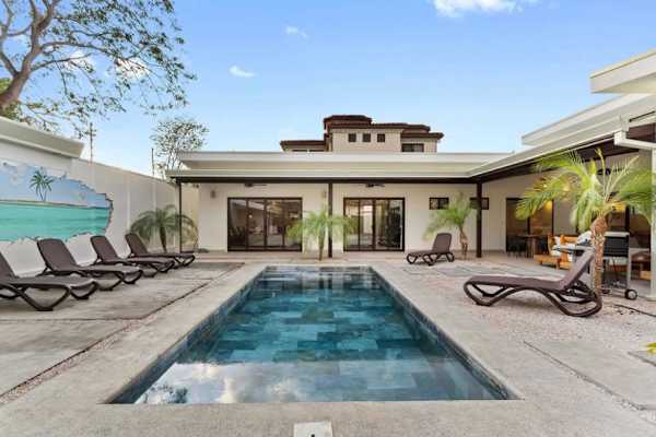 House sit in Playa Flamingo, Costa Rica