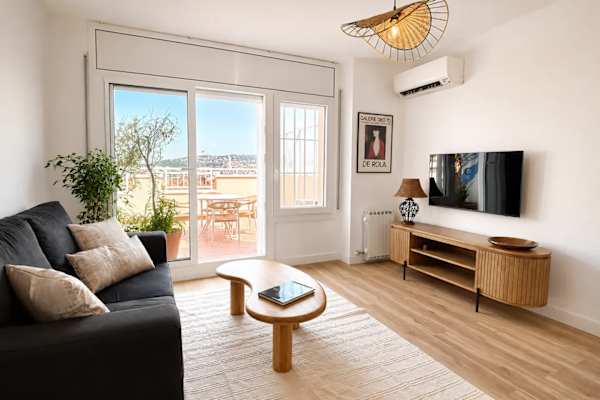 House sit in Girona, Spain