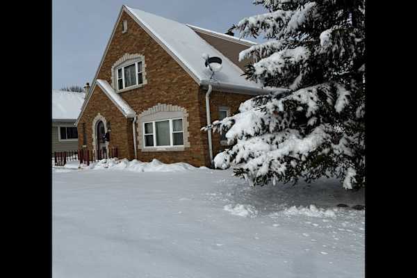 House sit in Milwaukee, WI, US