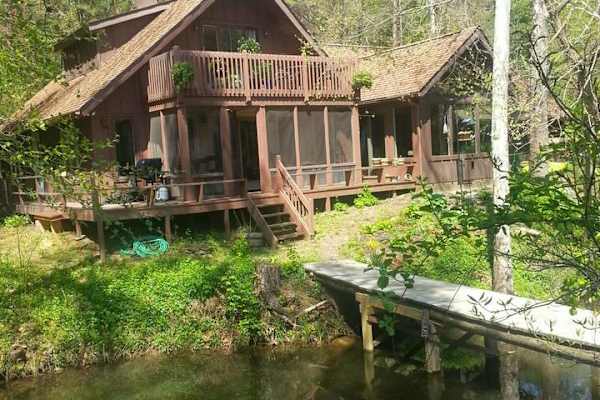 House sit in Terre Haute, IN, US