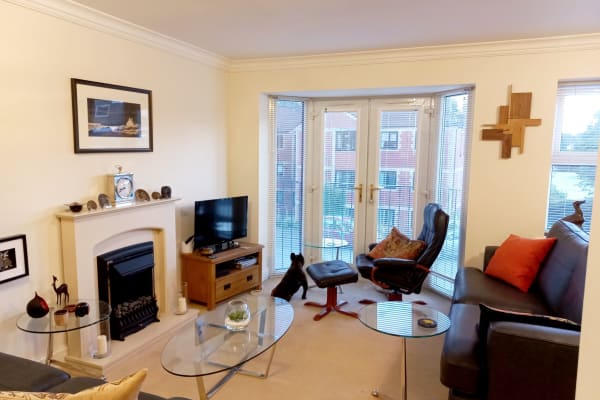 House sit in Cardiff, United Kingdom