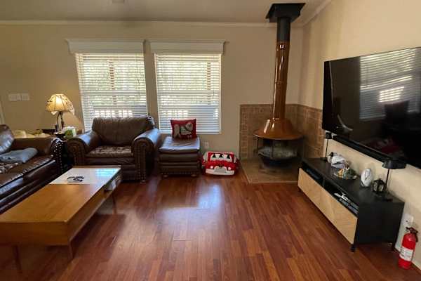 House sit in Bastrop, TX, US