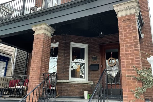 House sit in Chicago, IL, US