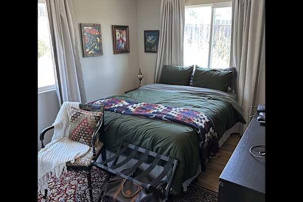 House sit in Oceanside, CA, US