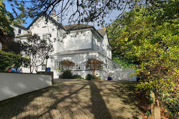 House sit in Dartmouth, United Kingdom