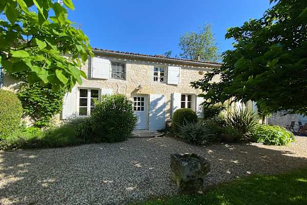 House sit in Pineuilh, France