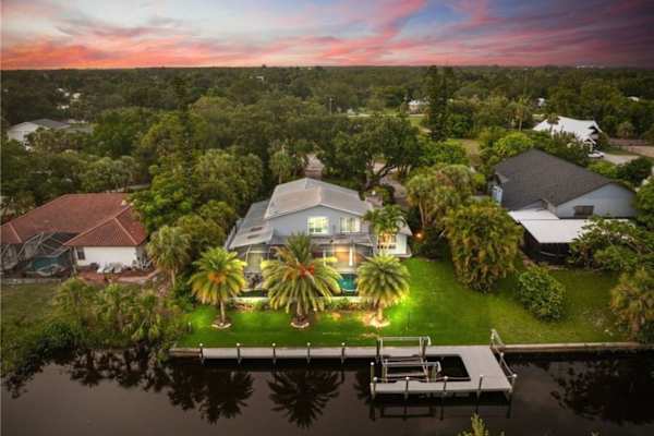 House sit in North Fort Myers, FL, US