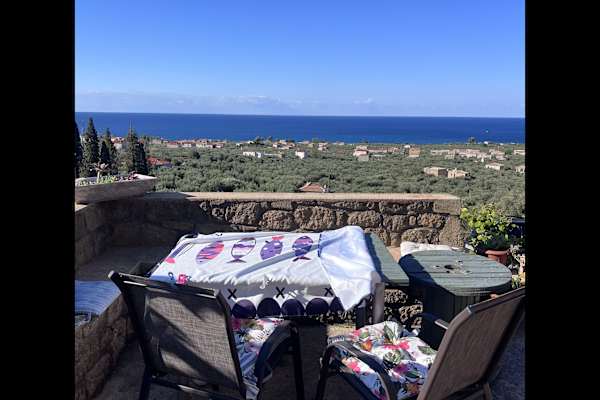 House sit in Stoúpa, Greece