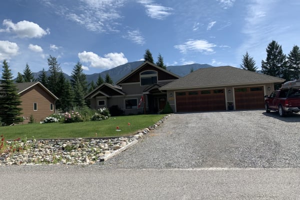 House sit in Fairmont Hot Springs, BC, Canada