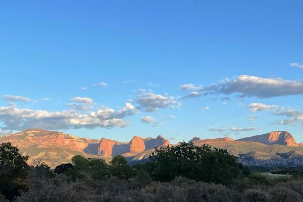 House sit in New Harmony, UT, US