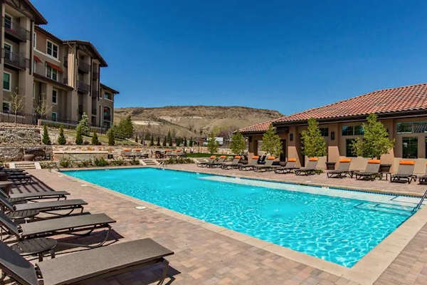 House sit in Lakewood, CO, US