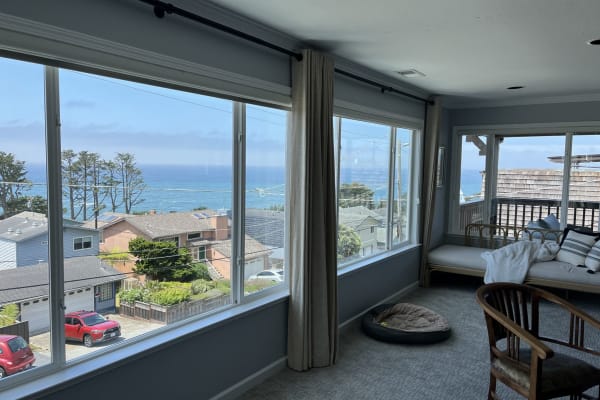 House sit in Moss Beach, CA, US