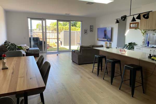 House sit in Melbourne, VIC, Australia