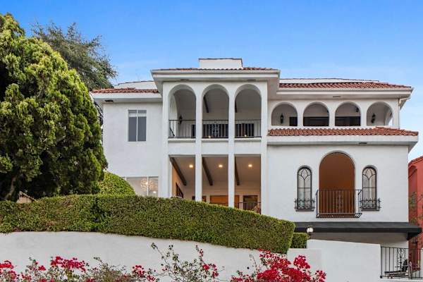 House sit in North Hollywood, CA, US