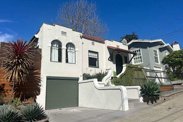 House sit in Oakland, CA, US