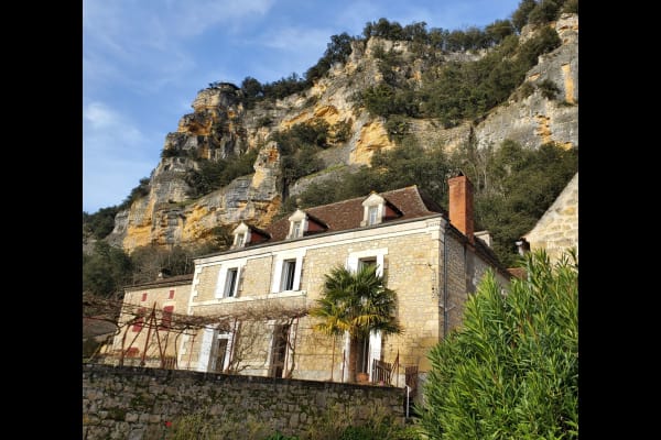 House sit in La Roque-Gageac, France