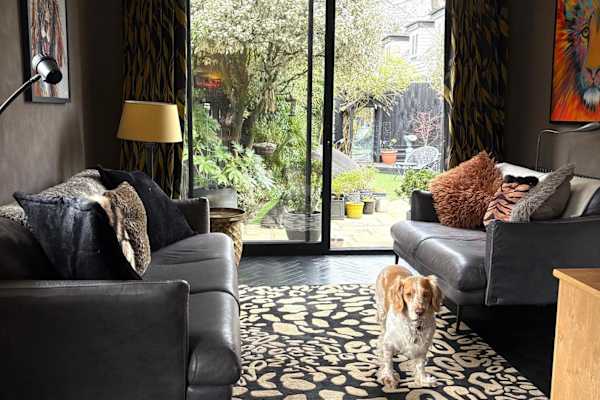 House sit in Esher, United Kingdom