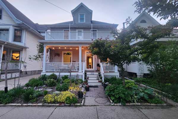 House sit in Madison, WI, US