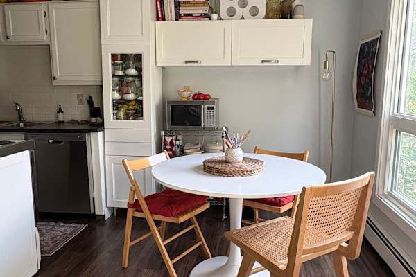 House sit in Calgary, AB, Canada