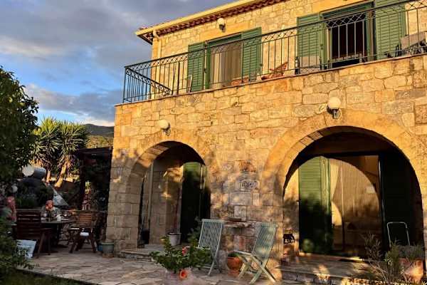 House sit in Stoúpa, Greece