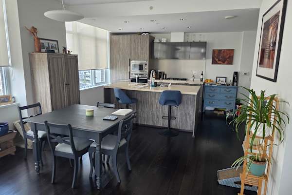 House sit in Vancouver, BC, Canada