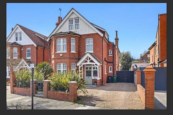 House sit in Hove, United Kingdom