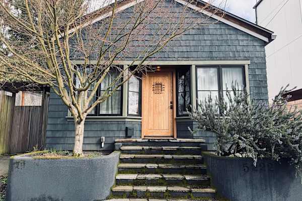 House sit in Seattle, WA, US