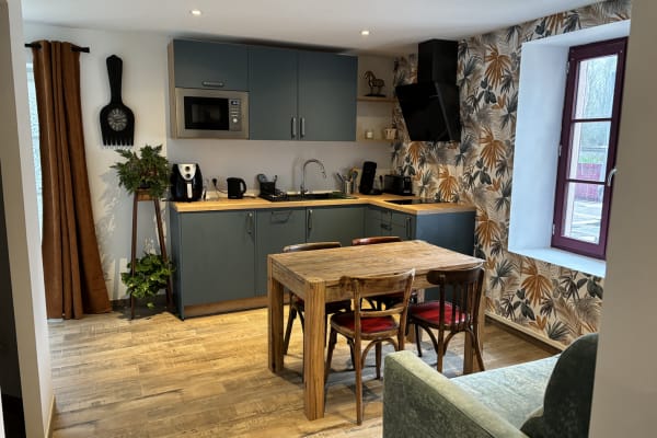 House sit in Coulon, France