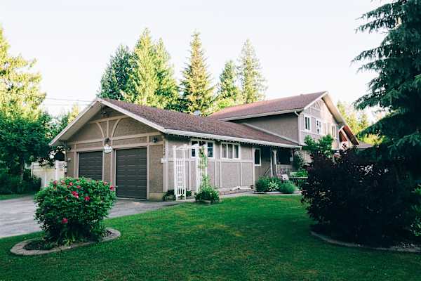 House sit in Revelstoke, BC, Canada