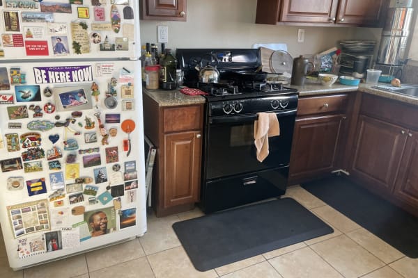 House sit in Los Angeles, CA, US