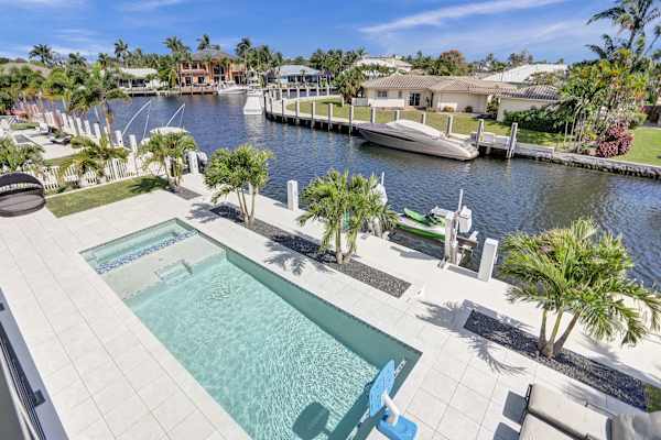 House sit in Pompano Beach, FL, US