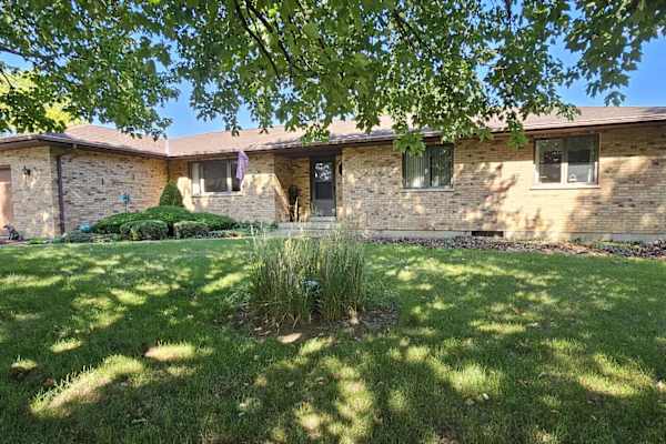 House sit in Elgin, IL, US