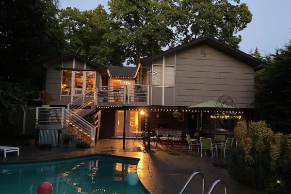 House sit in Haller Lake, WA, US