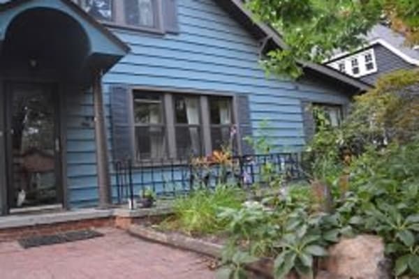 House sit in Detroit, MI, US