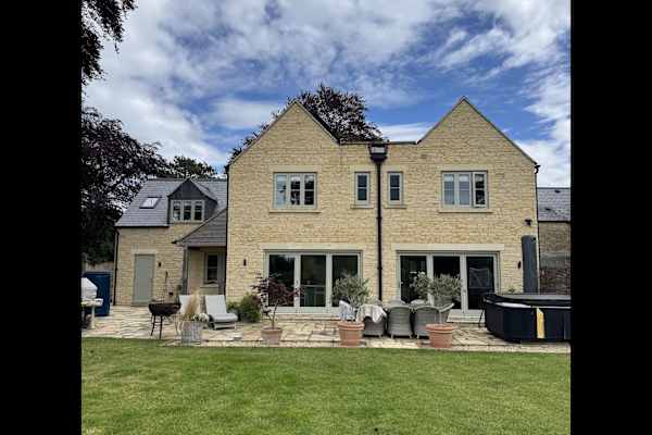 House sit in Witney, United Kingdom