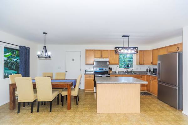 House sit in Hale‘iwa, HI, US