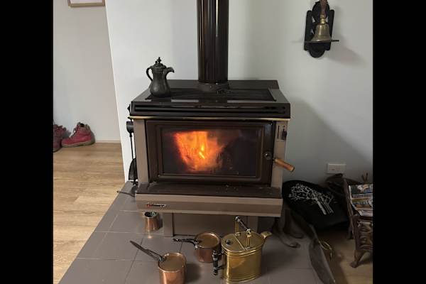 House sit in South Kalamunda, WA, Australia