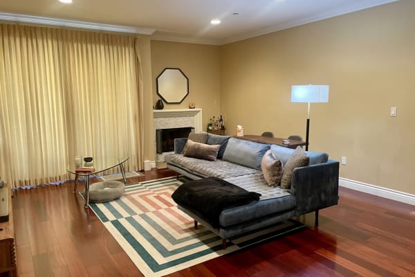 House sit in North Hollywood, CA, US