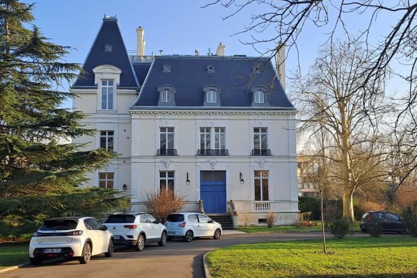 House sit in Maisons-Laffitte, France