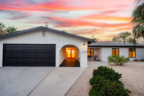 House sit in Palm Springs, CA, US