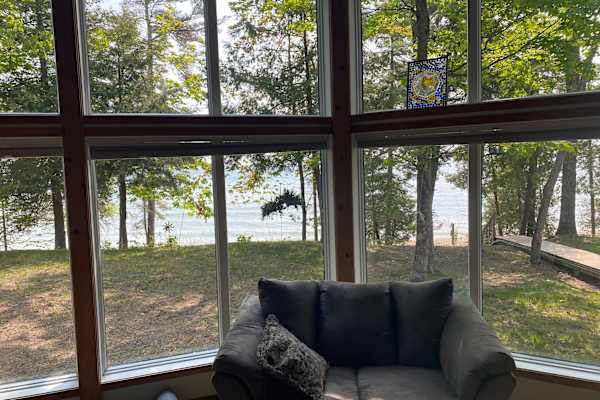 House sit in Charlevoix, MI, US