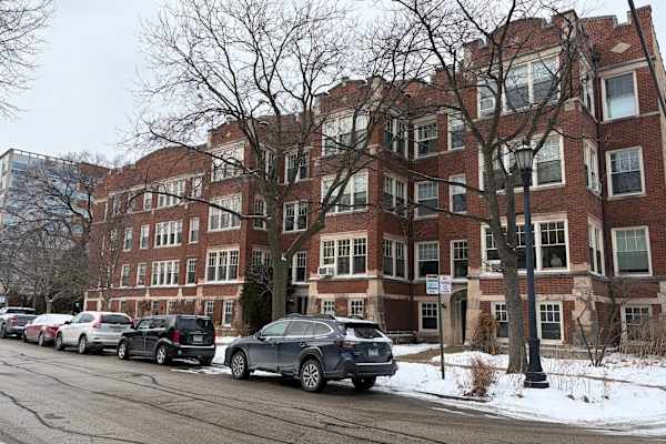 House sit in Evanston, IL, US