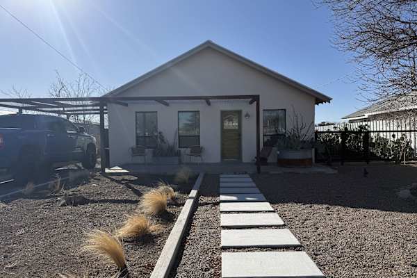House sit in Marfa, TX, US