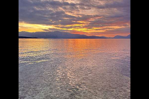 House sit in Lefkáda, Greece