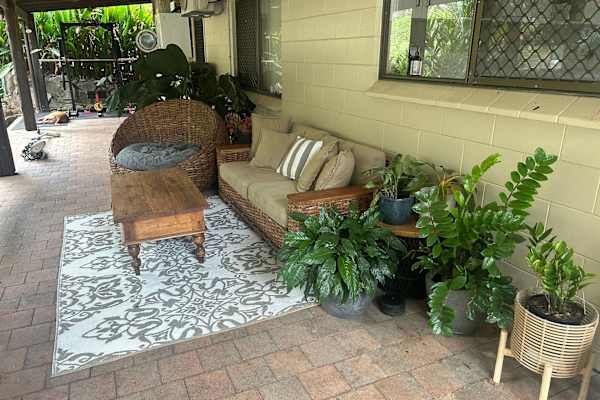 House sit in Caravonica, QLD, Australia