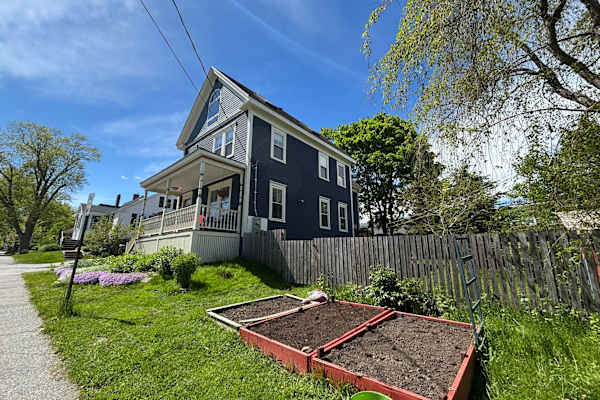 House sit in Bath, ME, US