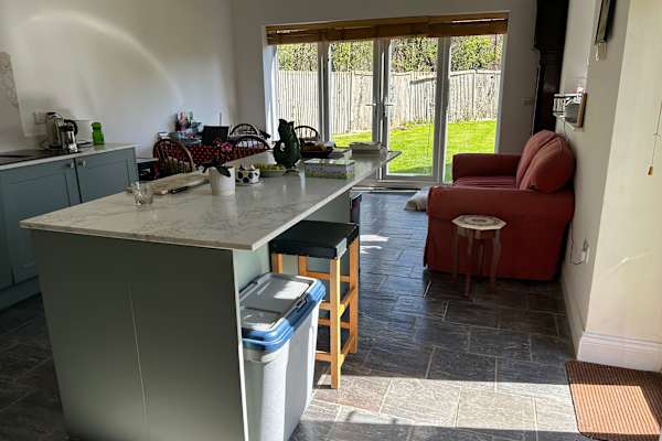 House sit in Farnham, United Kingdom