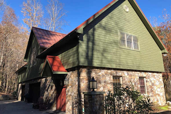 House sit in Asheville, NC, US