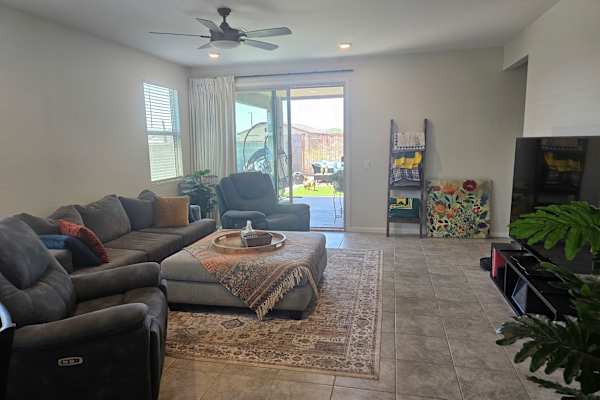 House sit in Phoenix, AZ, US